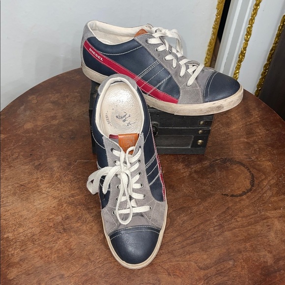 Diesel D-String Low Leather Suede Sneakers Blue Red Gray Size 11 - Picture 2 of 9